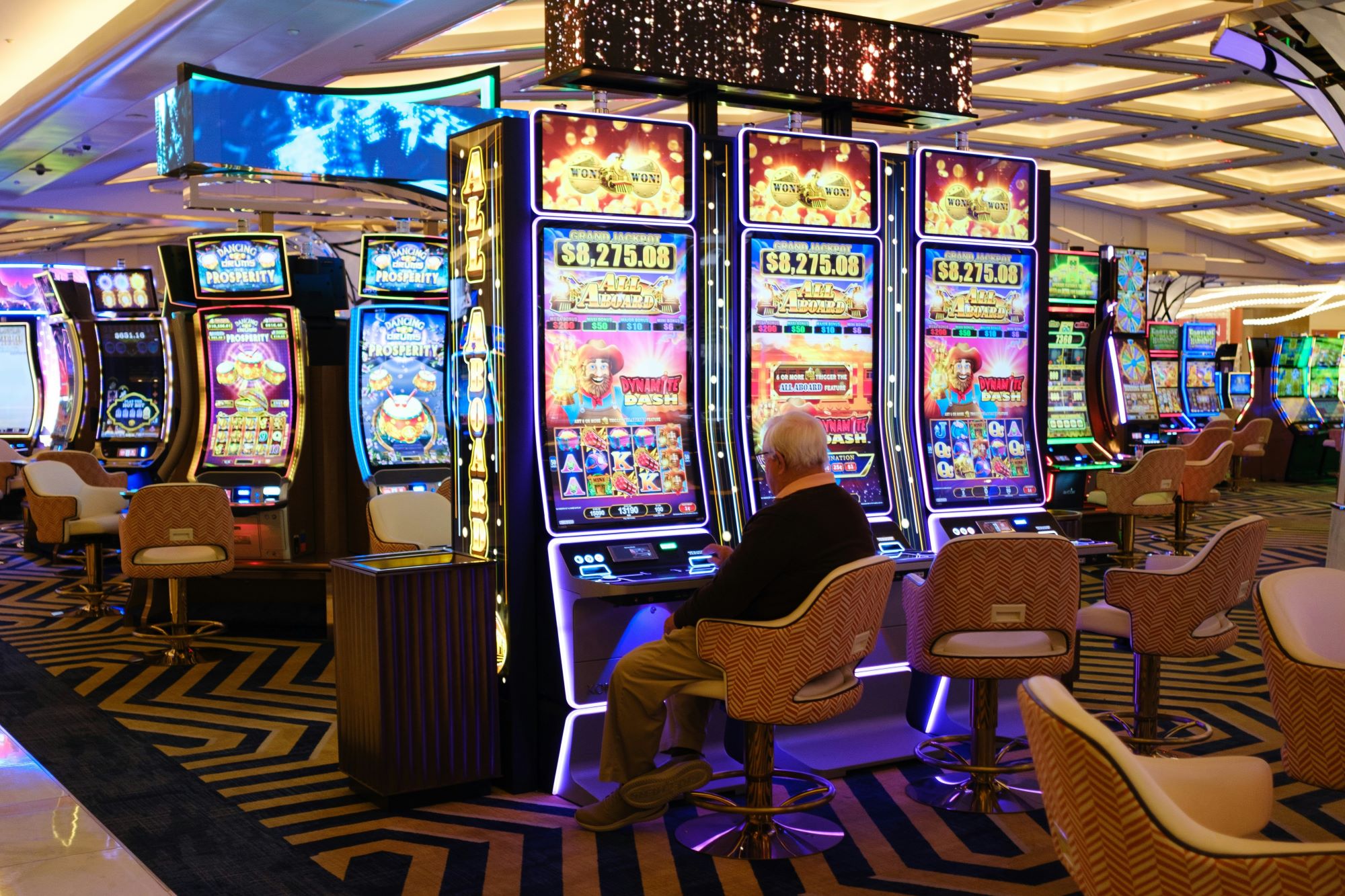 How Do Progressive Jackpots Work in Slot Machines?